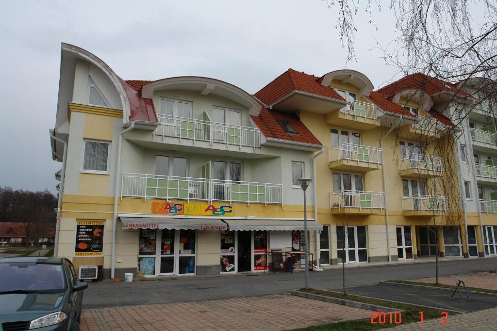Lilla Wellnessapartman Zalakaros Ngoại thất bức ảnh