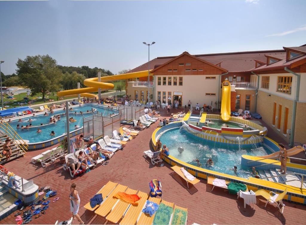 Lilla Wellnessapartman Zalakaros Ngoại thất bức ảnh